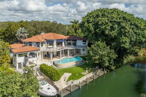 Villa ou maison à Coral Gables, Floride 5 chambres, 609.62 m2 № 2081582