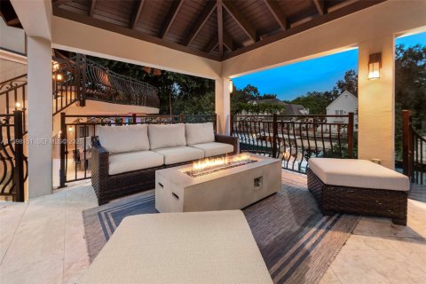 Villa ou maison à vendre à Coral Gables, Floride: 5 chambres, 609.62 m2 № 2081582 - photo 5
