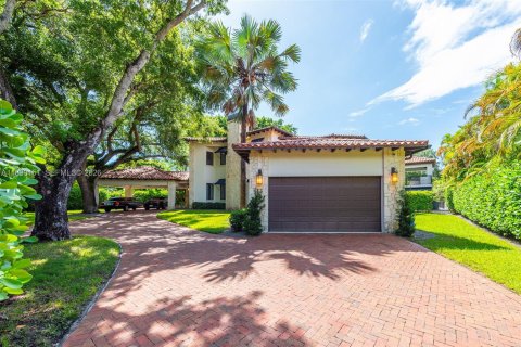 Villa ou maison à vendre à Coral Gables, Floride: 5 chambres, 609.62 m2 № 2081582 - photo 11