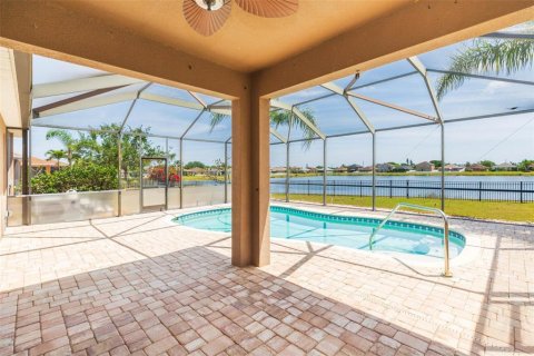 House in Ruskin, Florida 3 bedrooms, 138.33 sq.m. № 1651237 - photo 6