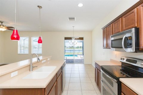 House in Ruskin, Florida 3 bedrooms, 138.33 sq.m. № 1651237 - photo 13
