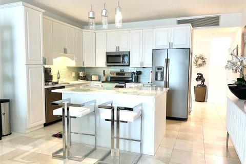Condominio en alquiler en Saint Petersburg, Florida, 2 dormitorios, 125.42 m2 № 1513700 - foto 2