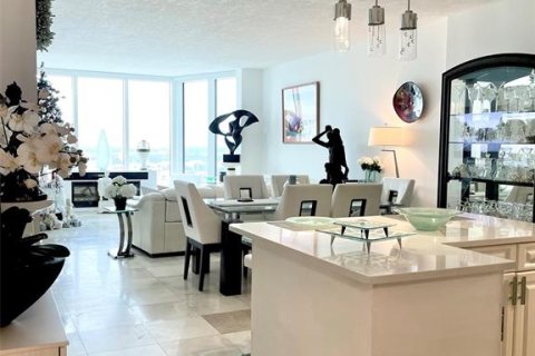 Condominio en alquiler en Saint Petersburg, Florida, 2 dormitorios, 125.42 m2 № 1513700 - foto 6
