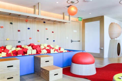 Condominio en alquiler en Miami, Florida, 2 dormitorios, 125.98 m2 № 1926624 - foto 19