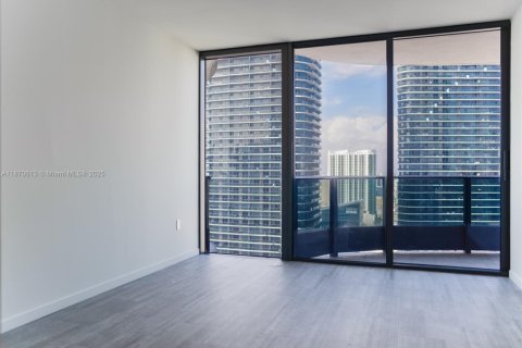Condominio en alquiler en Miami, Florida, 2 dormitorios, 125.98 m2 № 1926624 - foto 8