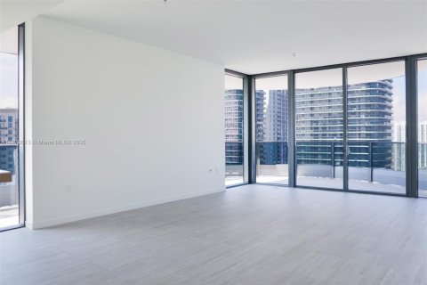 Condominio en alquiler en Miami, Florida, 2 dormitorios, 125.98 m2 № 1926624 - foto 6