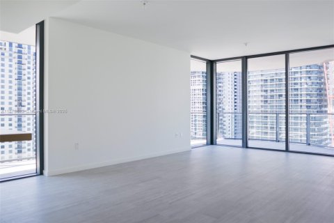 Condominio en alquiler en Miami, Florida, 2 dormitorios, 125.98 m2 № 1926624 - foto 5
