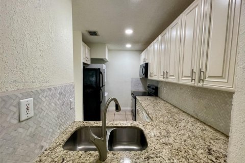 Copropriété à louer à Coral Springs, Floride: 2 chambres, 76.18 m2 № 1963678 - photo 9