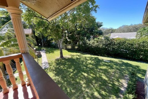 Copropriété à louer à Coral Springs, Floride: 2 chambres, 76.18 m2 № 1963678 - photo 2