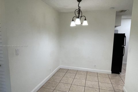 Copropriété à louer à Coral Springs, Floride: 2 chambres, 76.18 m2 № 1963678 - photo 6