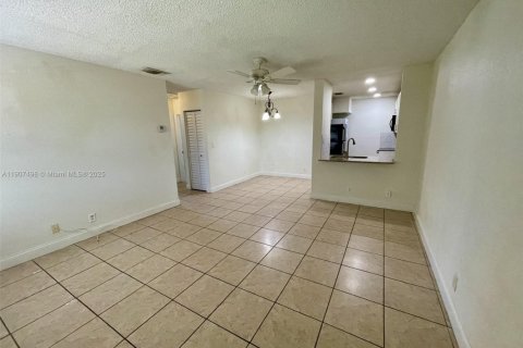 Copropriété à louer à Coral Springs, Floride: 2 chambres, 76.18 m2 № 1963678 - photo 5