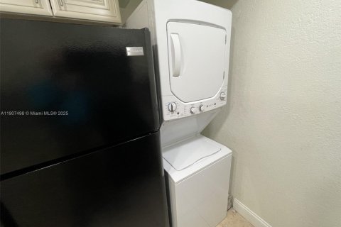 Copropriété à louer à Coral Springs, Floride: 2 chambres, 76.18 m2 № 1963678 - photo 13