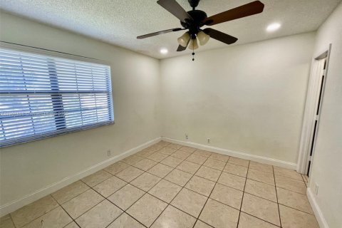 Copropriété à louer à Coral Springs, Floride: 2 chambres, 76.18 m2 № 1963678 - photo 15