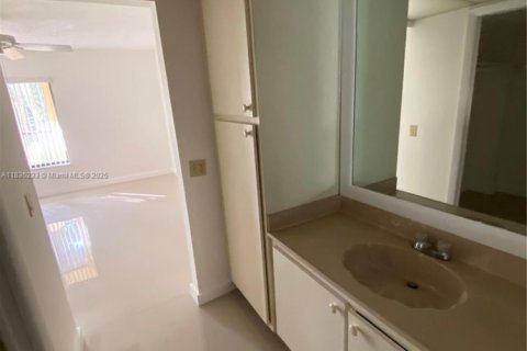 Copropriété à louer à Miami, Floride: 1 chambre, 65.5 m2 № 1821626 - photo 7