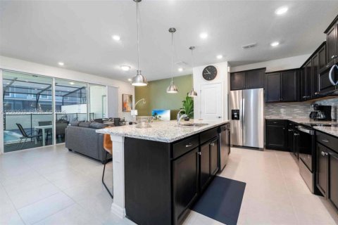 Touwnhouse à vendre à Davenport, Floride: 5 chambres, 213.02 m2 № 2275070 - photo 10