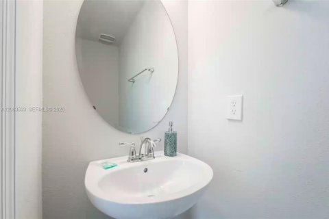 Touwnhouse à vendre à Davenport, Floride: 5 chambres, 213.02 m2 № 2275070 - photo 19