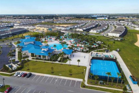 Touwnhouse à vendre à Davenport, Floride: 5 chambres, 213.02 m2 № 2275070 - photo 22