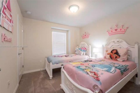 Touwnhouse à vendre à Davenport, Floride: 5 chambres, 213.02 m2 № 2275070 - photo 5