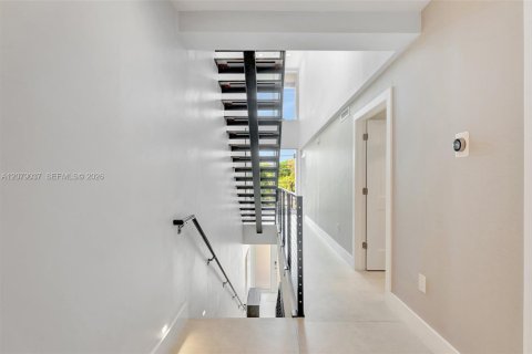 Townhouse in Fort Lauderdale, Florida 3 bedrooms, 268.3 sq.m. № 2344479 - photo 14