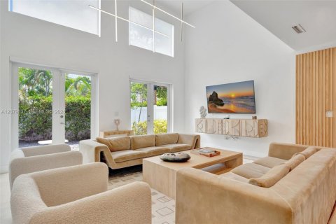 Townhouse in Fort Lauderdale, Florida 3 bedrooms, 268.3 sq.m. № 2344479 - photo 10