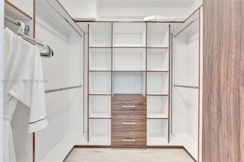 Townhouse in Fort Lauderdale, Florida 3 bedrooms, 268.3 sq.m. № 2344479 - photo 29