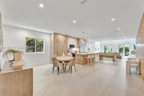 Townhouse in Fort Lauderdale, Florida 3 bedrooms, 268.3 sq.m. № 2344479 - photo 3