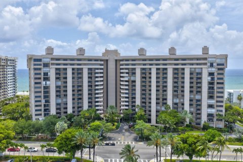 Condo in Lauderdale-by-the-Sea, Florida, 2 bedrooms № 2078103 - photo 8