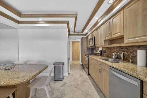 Condo in Lauderdale-by-the-Sea, Florida, 2 bedrooms № 2078103 - photo 21
