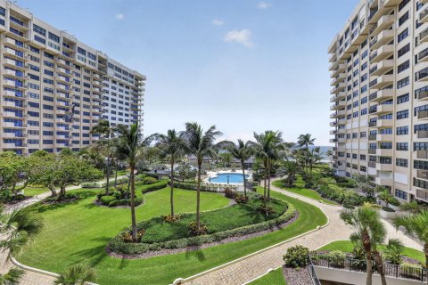 Condo in Lauderdale-by-the-Sea, Florida, 2 bedrooms № 2078103 - photo 3