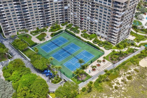 Condo in Lauderdale-by-the-Sea, Florida, 2 bedrooms № 2078103 - photo 4