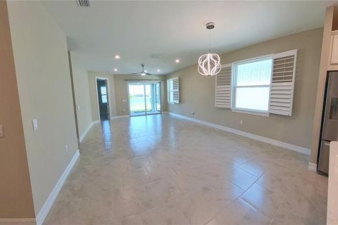 House in Venice, Florida 2 bedrooms, 153.38 sq.m. № 1904858 - photo 7
