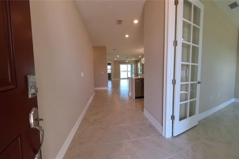 House in Venice, Florida 2 bedrooms, 153.38 sq.m. № 1904858 - photo 4