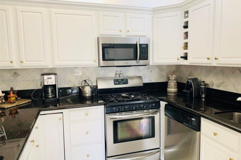 Townhouse in West Palm Beach, Florida 3 bedrooms, 157.38 sq.m. № 1891718 - photo 6