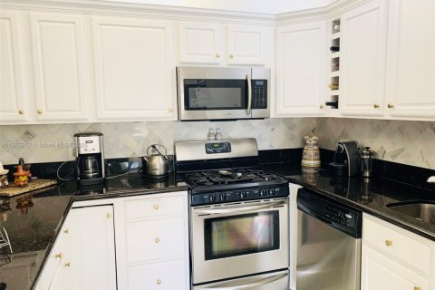 Townhouse in West Palm Beach, Florida 3 bedrooms, 157.38 sq.m. № 1891718 - photo 5