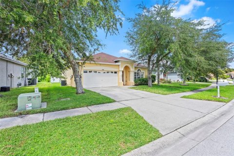Villa ou maison à louer à Tampa, Floride: 3 chambres, 142.88 m2 № 2110870 - photo 3