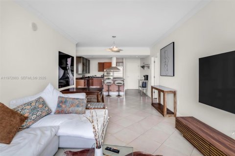 Condo in Miami, Florida, 2 bedrooms  № 2040009 - photo 12