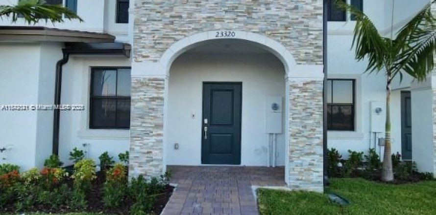 Таунхаус в Хомстед, Флорида 3 спальни № 2016023