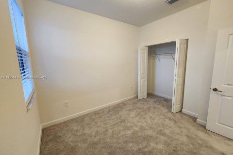 Снять в аренду таунхаус в Хомстед, Флорида 3 спальни, № 2016023 - фото 7