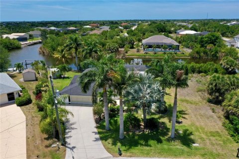 Casa en venta en Port Charlotte, Florida, 3 dormitorios, 225.94 m2 № 2113435 - foto 2