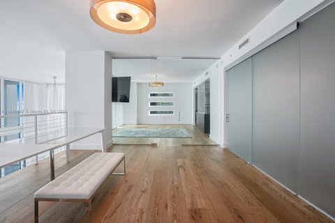 Condominio en venta en Miami, Florida, 3 dormitorios, 396.14 m2 № 1841228 - foto 19