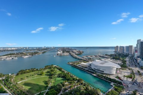Condominio en venta en Miami, Florida, 3 dormitorios, 396.14 m2 № 1841228 - foto 4