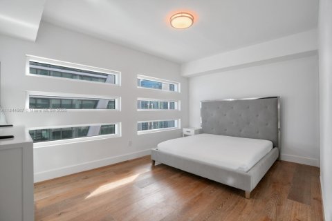 Condominio en venta en Miami, Florida, 3 dormitorios, 396.14 m2 № 1841228 - foto 22