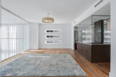 Condominio en venta en Miami, Florida, 3 dormitorios, 396.14 m2 № 1841228 - foto 20