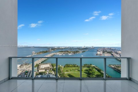 Condominio en venta en Miami, Florida, 3 dormitorios, 396.14 m2 № 1841228 - foto 5