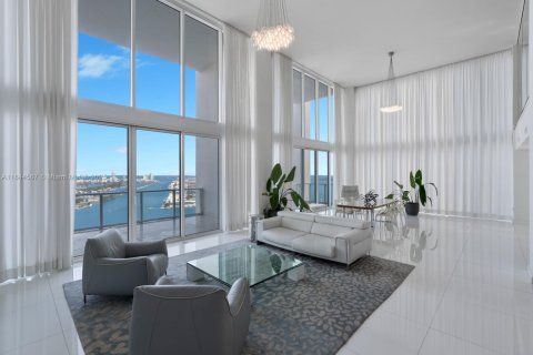 Condominio en venta en Miami, Florida, 3 dormitorios, 396.14 m2 № 1841228 - foto 6