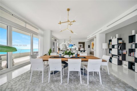 Condominio en venta en Miami Beach, Florida, 4 dormitorios, 439.43 m2 № 1998984 - foto 12