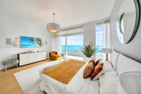 Condominio en venta en Miami Beach, Florida, 4 dormitorios, 439.43 m2 № 1998984 - foto 30