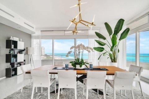 Condominio en venta en Miami Beach, Florida, 4 dormitorios, 439.43 m2 № 1998984 - foto 11
