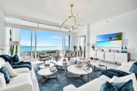 Condominio en venta en Miami Beach, Florida, 4 dormitorios, 439.43 m2 № 1998984 - foto 4