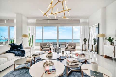 Condominio en venta en Miami Beach, Florida, 4 dormitorios, 439.43 m2 № 1998984 - foto 7